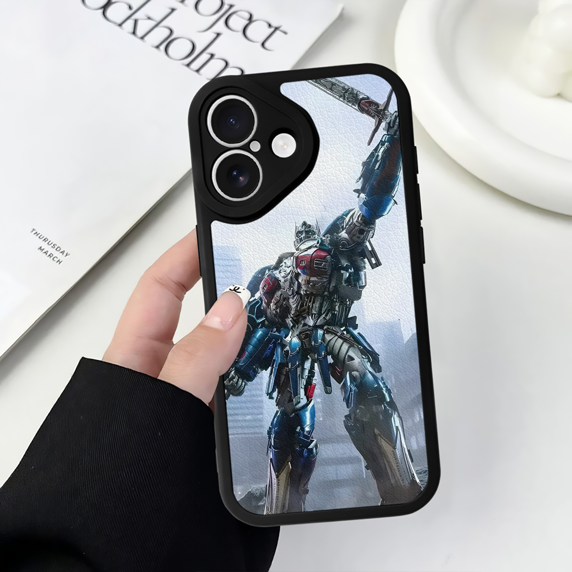 （画像用） Transformers トランスフォーマー 【iPhone 16シリーズ対応】シリコンスマホケース（レザー調） 材質：シリコン